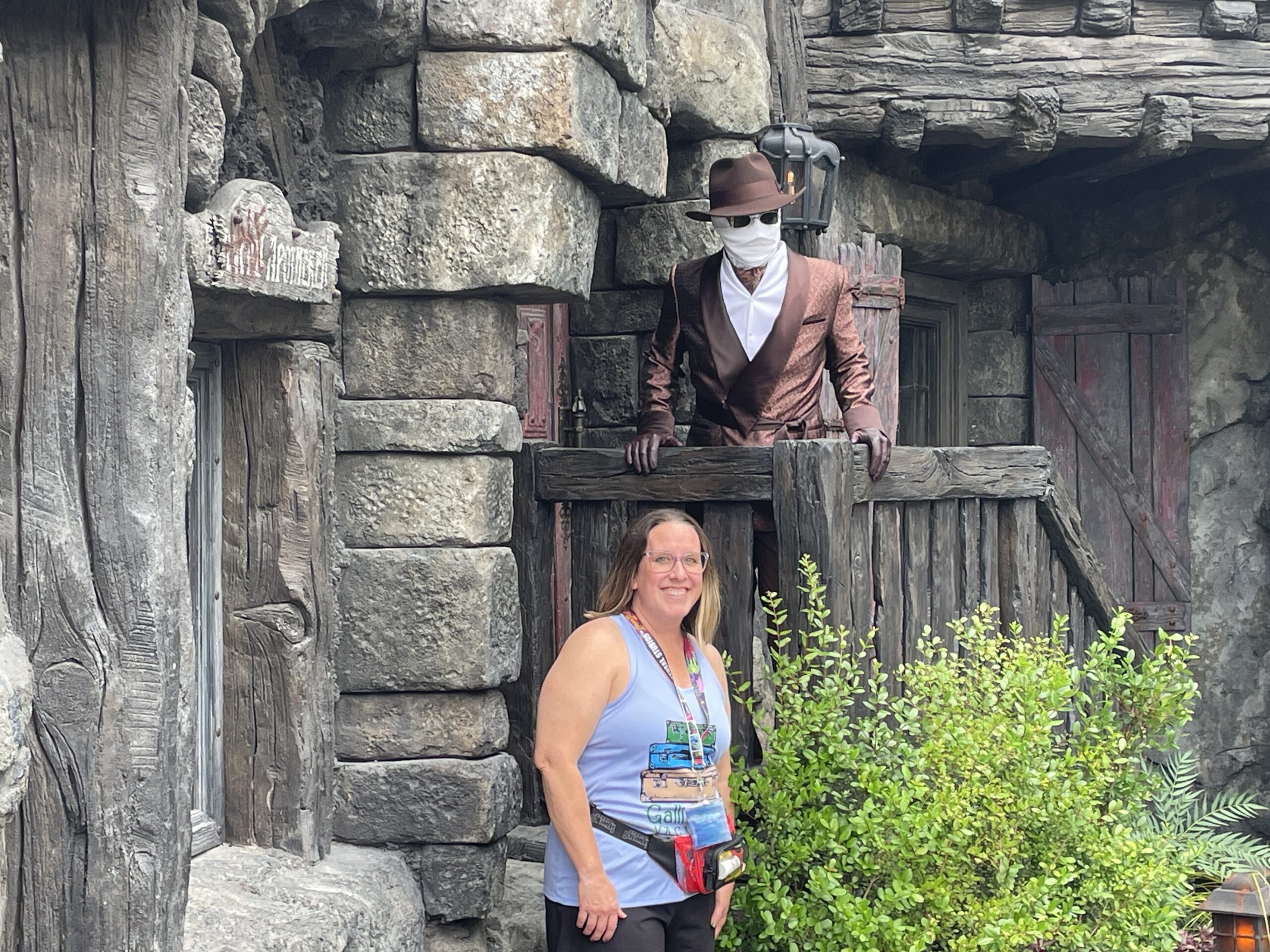 Katy Thompson, the top travel advisor form Gallivanters Vacations at Epic Dark Universe with the Invisible Man