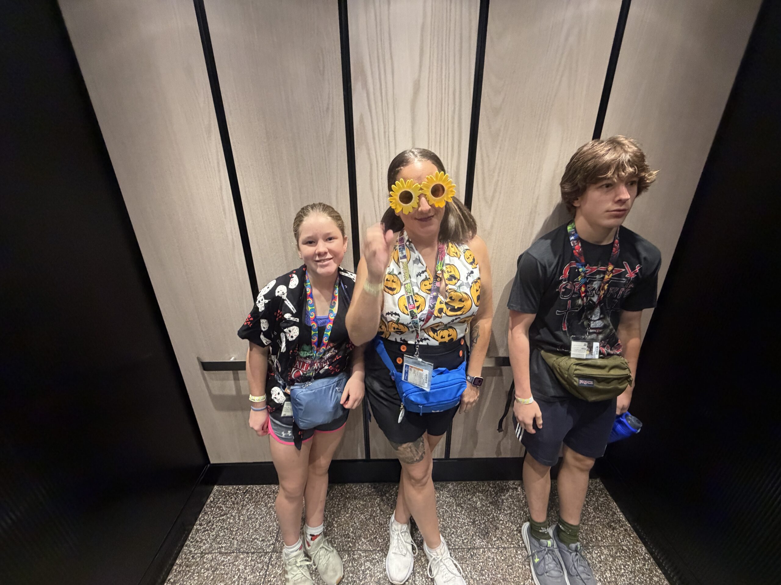 HHN expert and travel agent for Gallivanters vacations on her way to HHN 35 at Universal Studios in Orlando Florida.